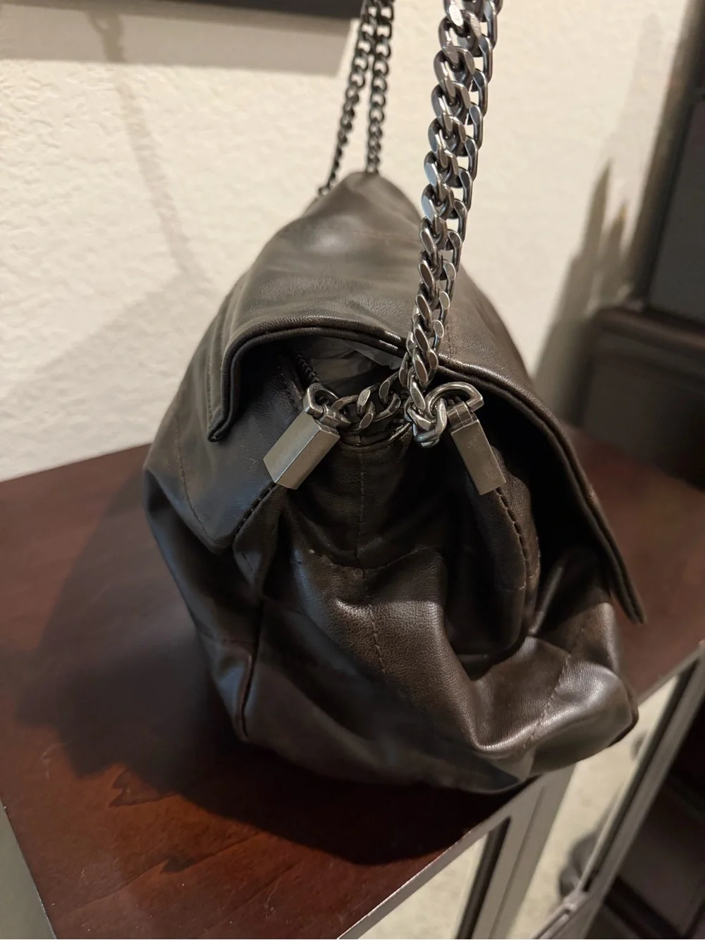 Classic women’s Leather Shoulder Bag in Dark Brown with Chain Strap